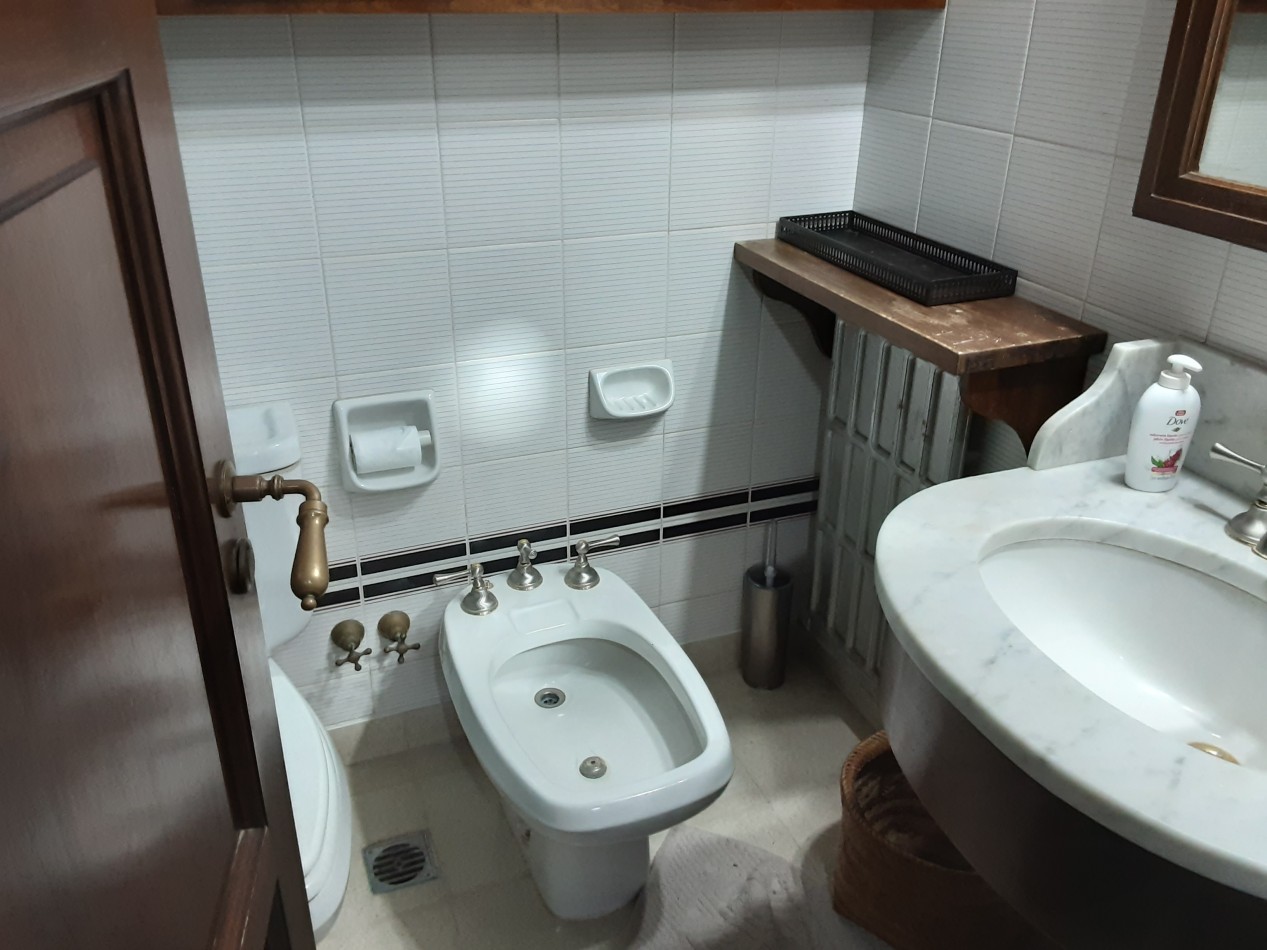 SAN ISIDRO LIBERTADOR AL RIO- CHALET EUROPEO- 6 AMBIENTES 