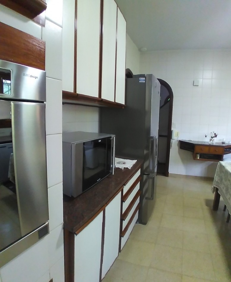 SAN ISIDRO LIBERTADOR AL RIO- CHALET EUROPEO- 6 AMBIENTES 