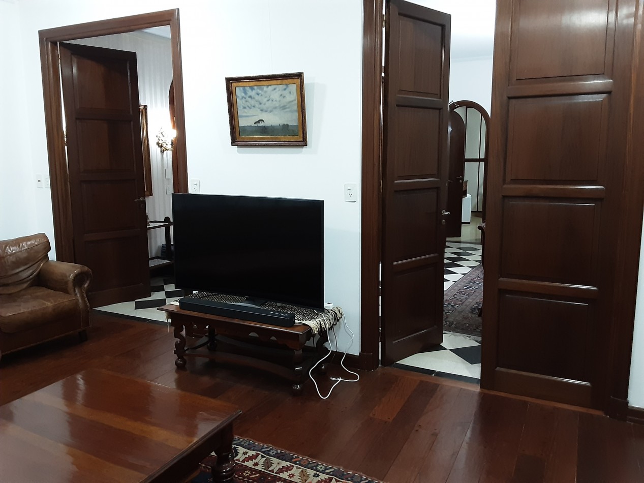 SAN ISIDRO LIBERTADOR AL RIO- CHALET EUROPEO- 6 AMBIENTES 