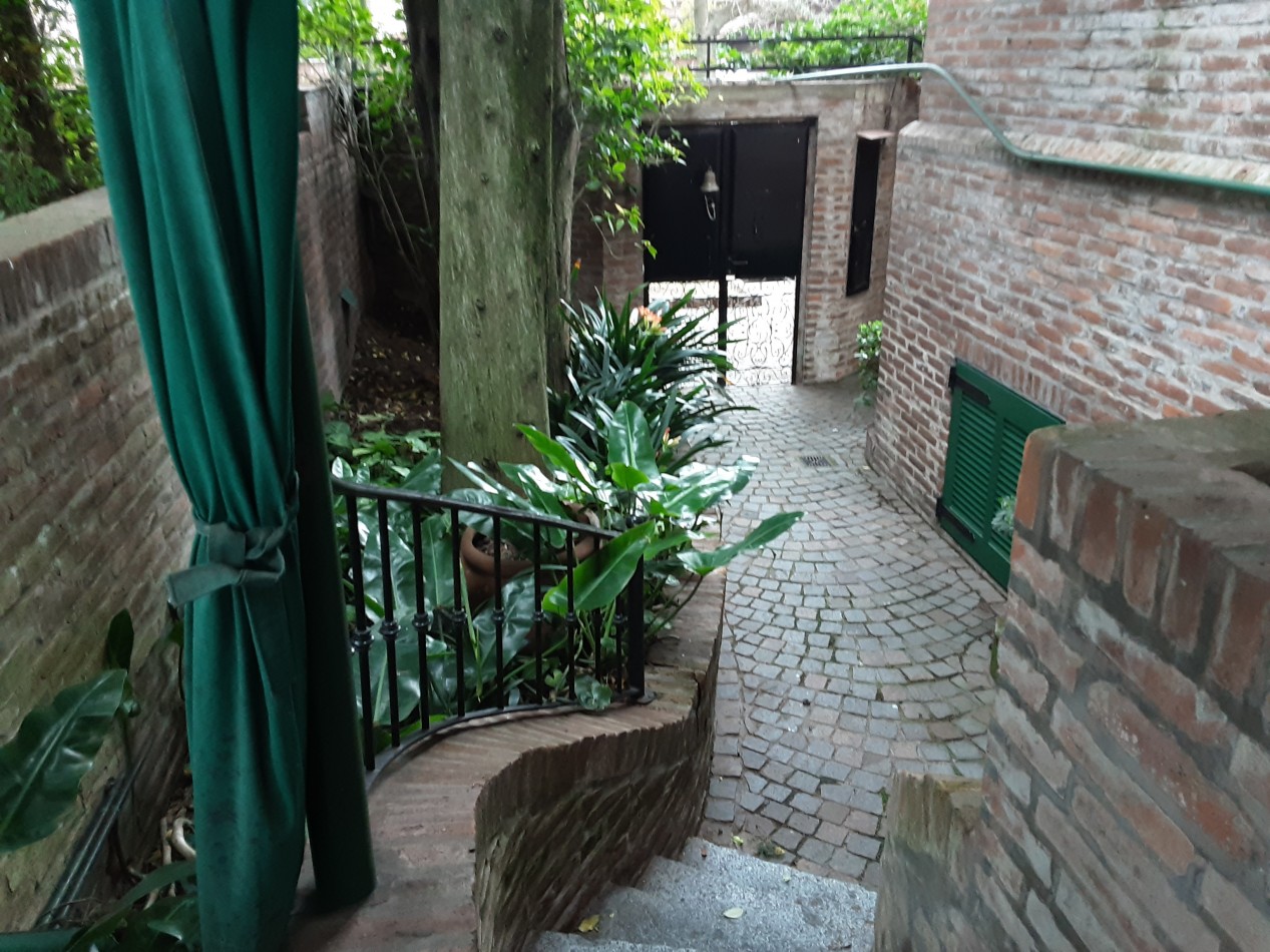 SAN ISIDRO LIBERTADOR AL RIO- CHALET EUROPEO- 6 AMBIENTES 
