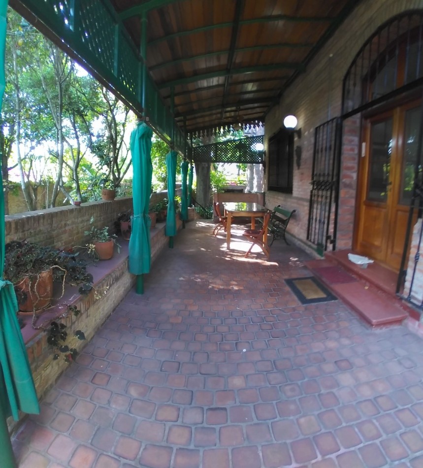 SAN ISIDRO LIBERTADOR AL RIO- CHALET EUROPEO- 6 AMBIENTES 