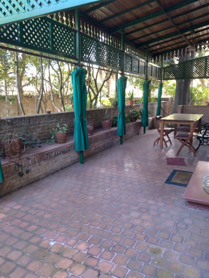 SAN ISIDRO LIBERTADOR AL RIO- CHALET EUROPEO- 6 AMBIENTES 