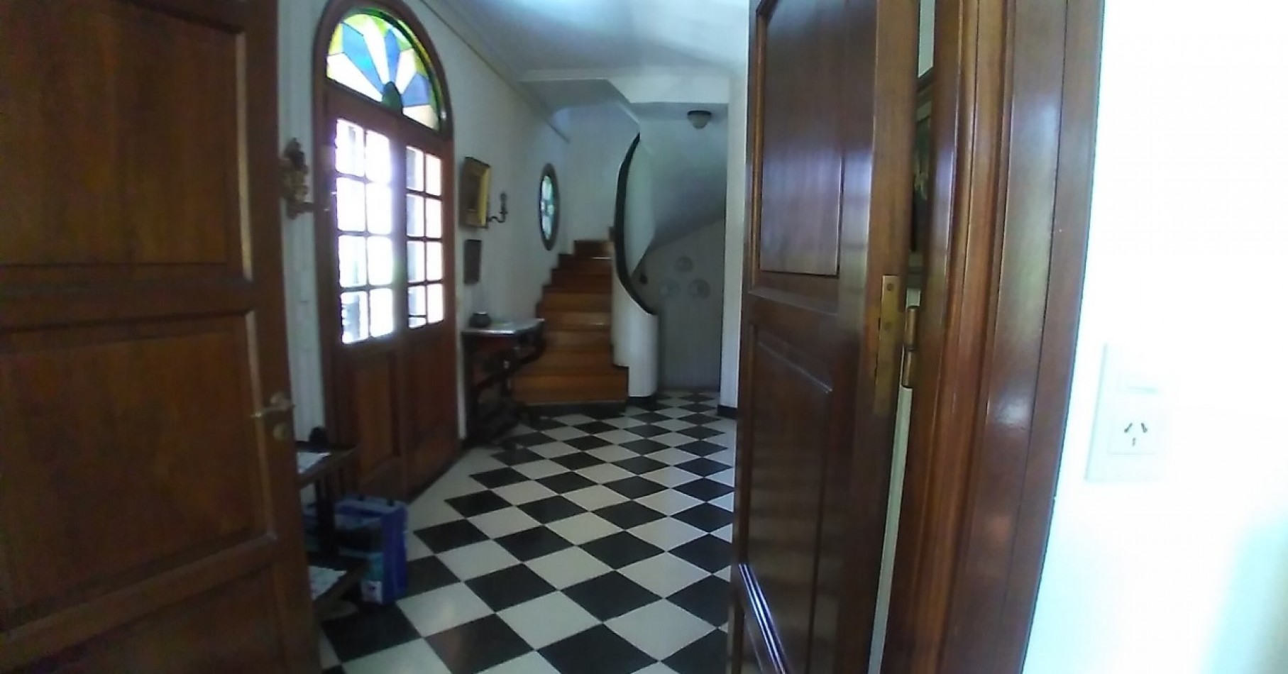 SAN ISIDRO LIBERTADOR AL RIO- CHALET EUROPEO- 6 AMBIENTES 