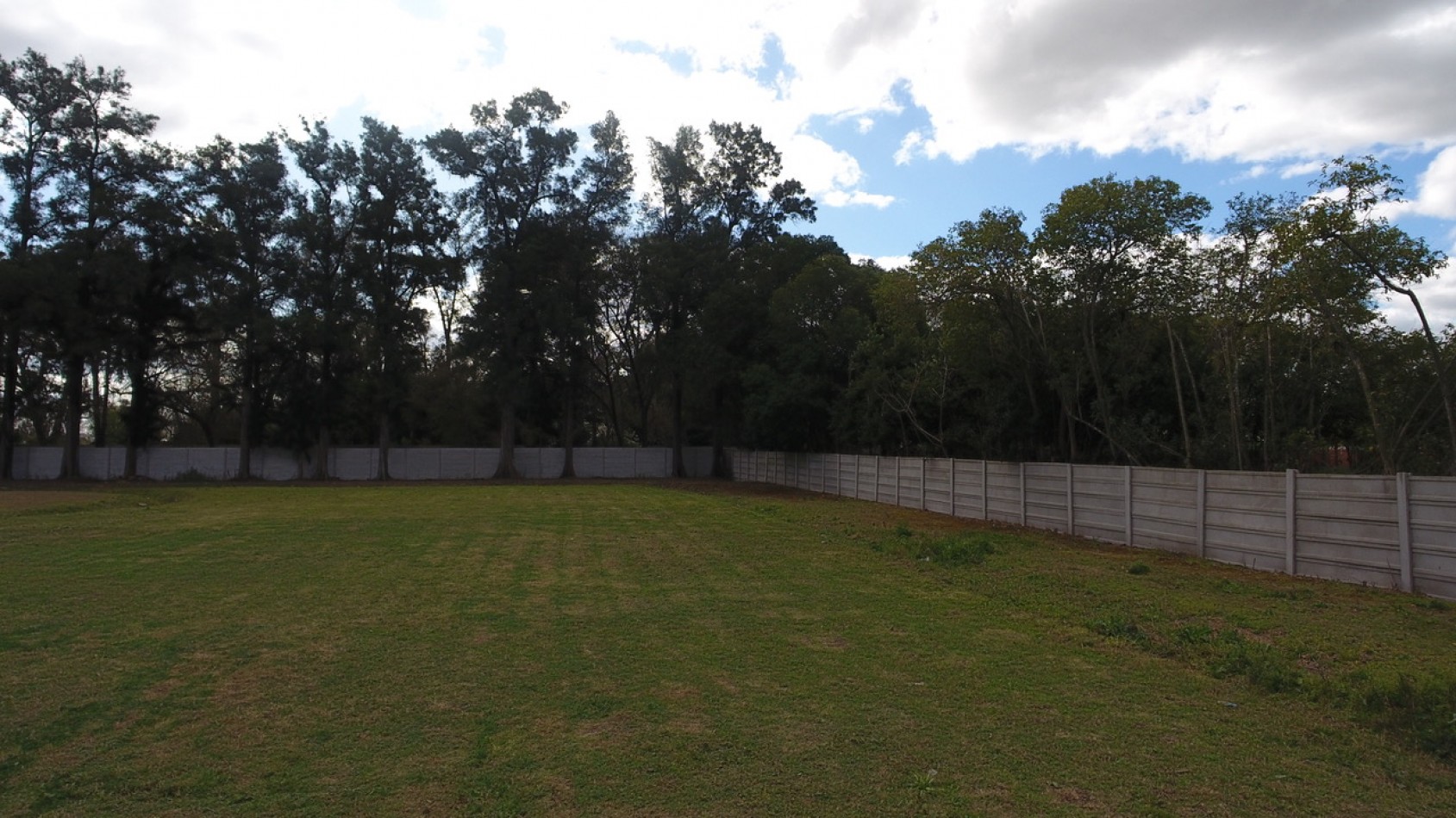 LOTE CON MEJORAS PARA MULTIFAMILIAR-CONDOMINIOS-BARRIO ABIERTO GARIN-ESCOBAR (Km38)