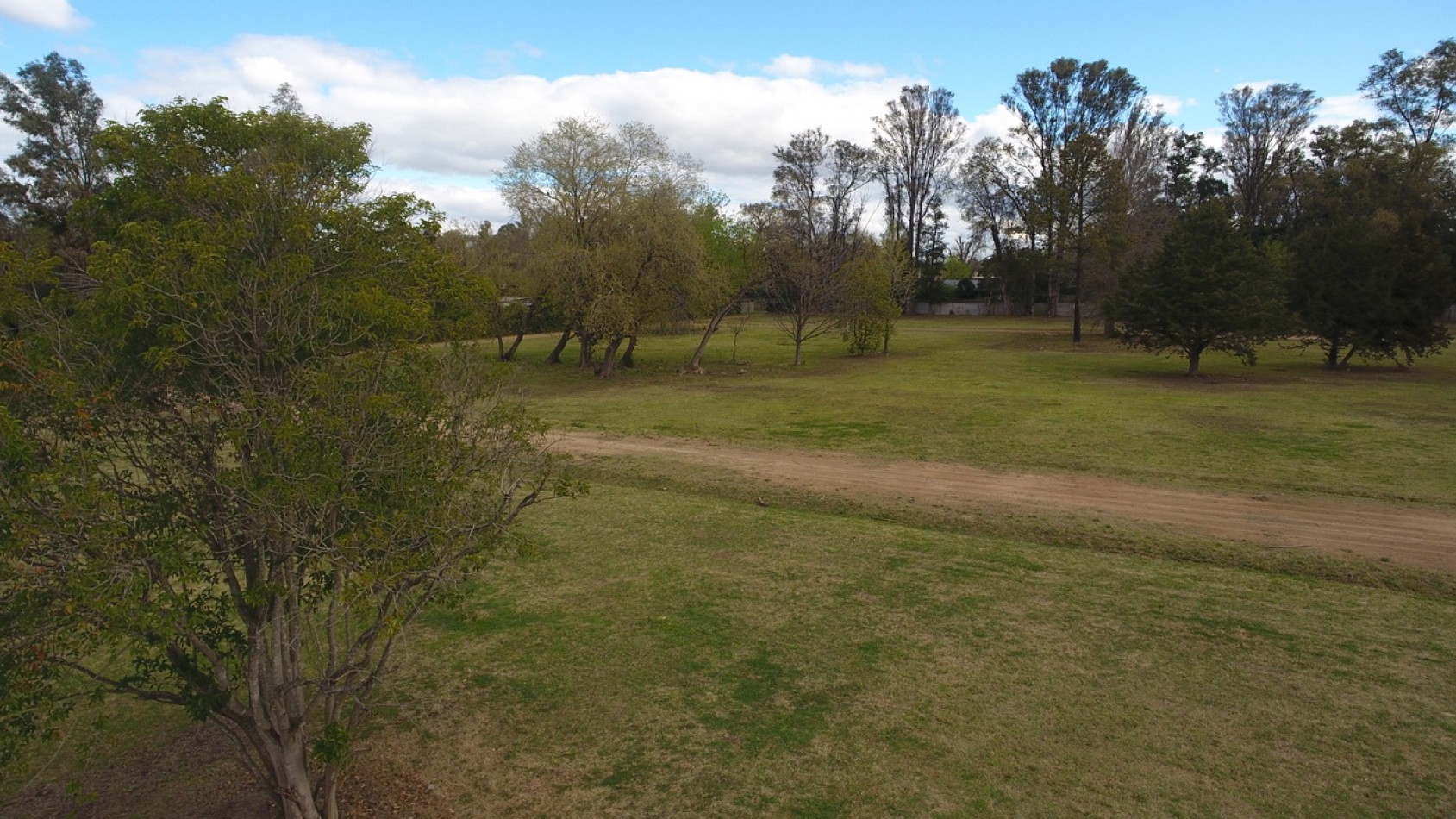 LOTE CON MEJORAS PARA MULTIFAMILIAR-CONDOMINIOS-BARRIO ABIERTO GARIN-ESCOBAR (Km38)