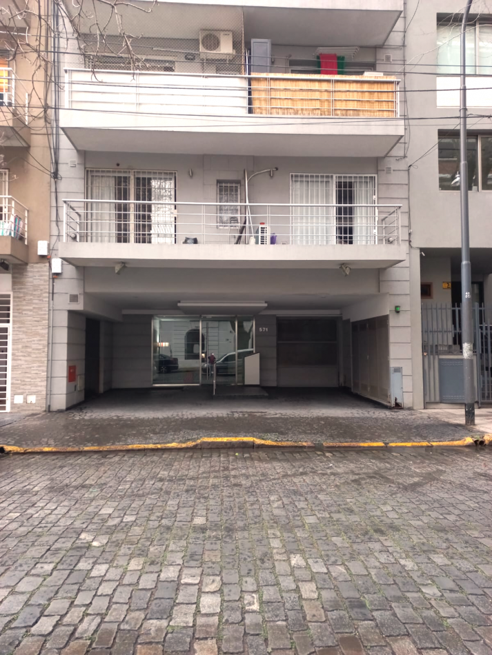 HERMOSO DUPLEX EN CABALLITO SUR CON COCHERA- 9 años