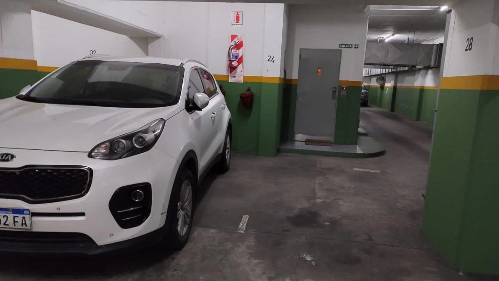 DISPONIBLE A PARTIR DE MAYO 2025, Espectacular super equipado departamento 4 ambientes Lafinur y Gutierrez-Botanico con cochera 