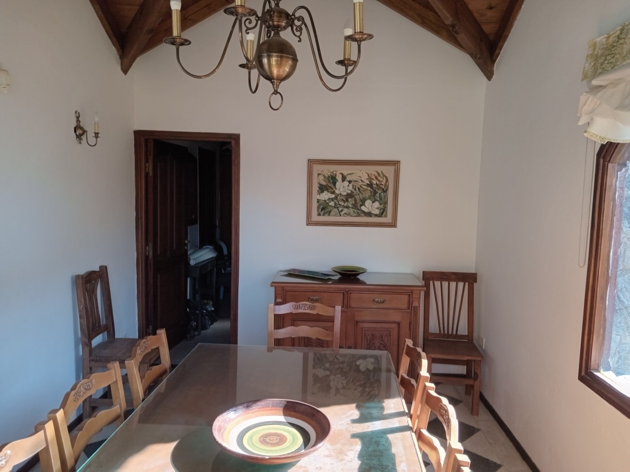 DUEÑO VENDE, CARILO,  Importante chalet,  AVEZTRUZ Y NOGAL
