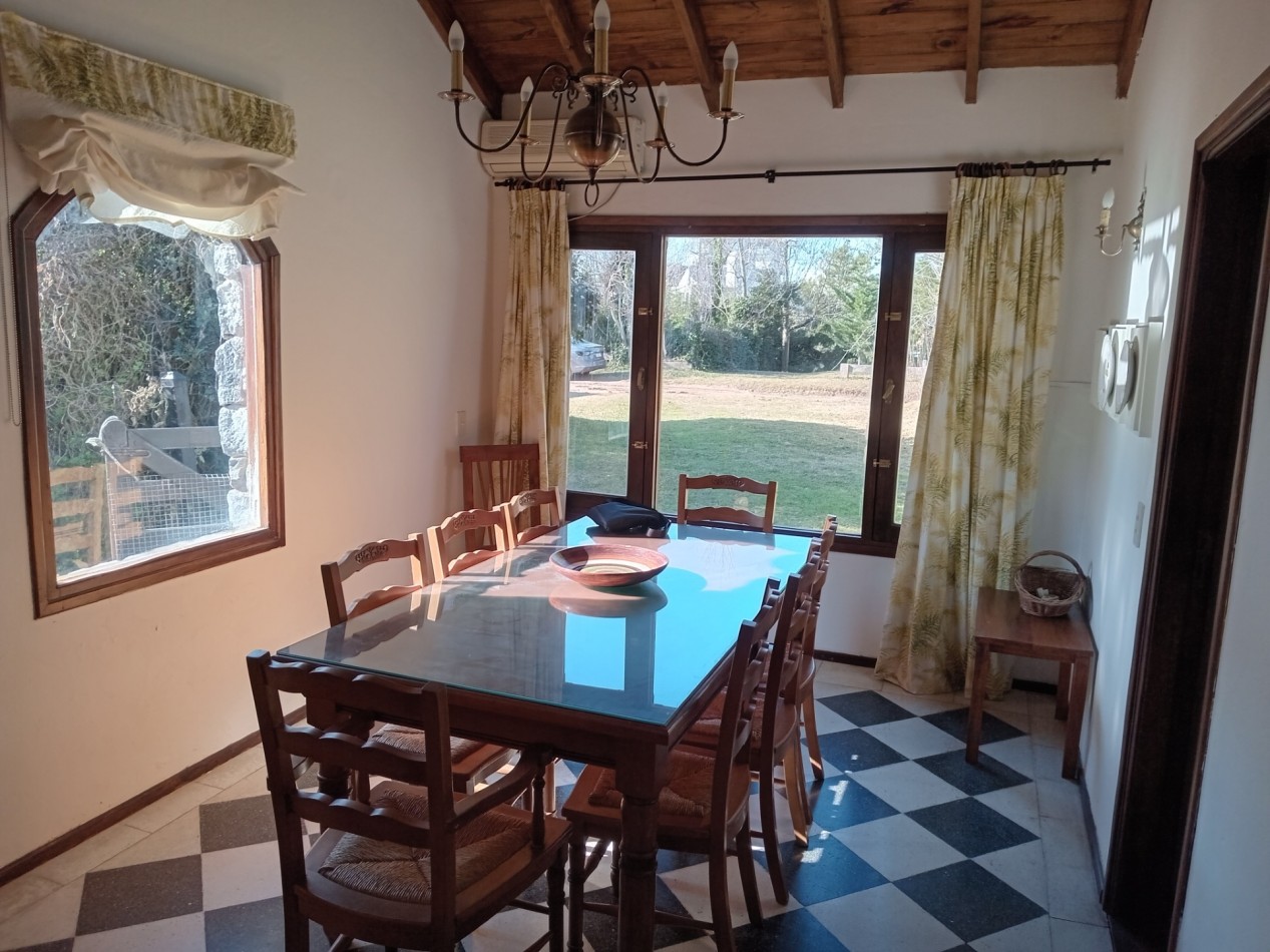 DUEÑO VENDE, CARILO,  Importante chalet,  AVEZTRUZ Y NOGAL