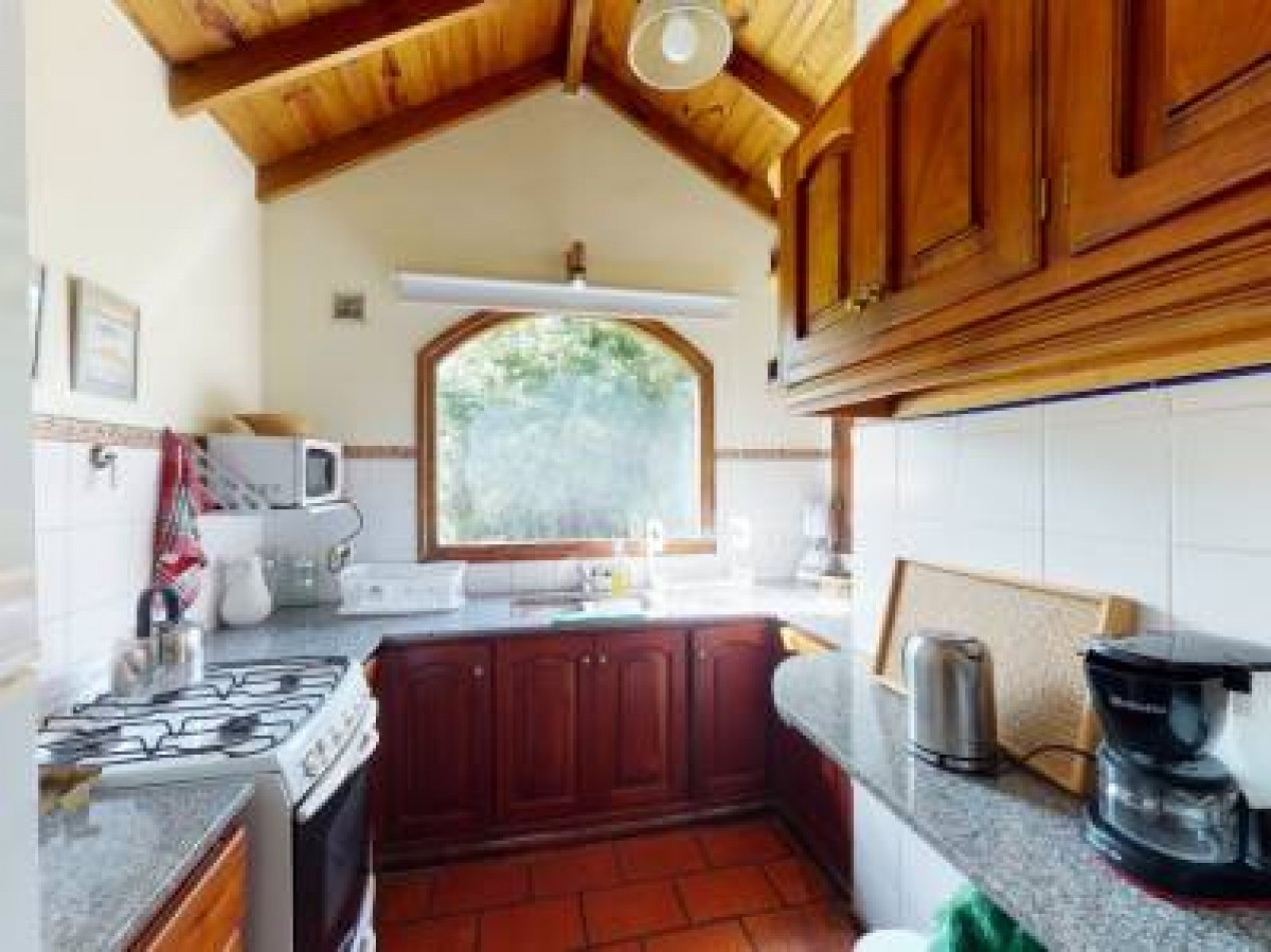 DUEÑO VENDE, CARILO,  Importante chalet,  AVEZTRUZ Y NOGAL