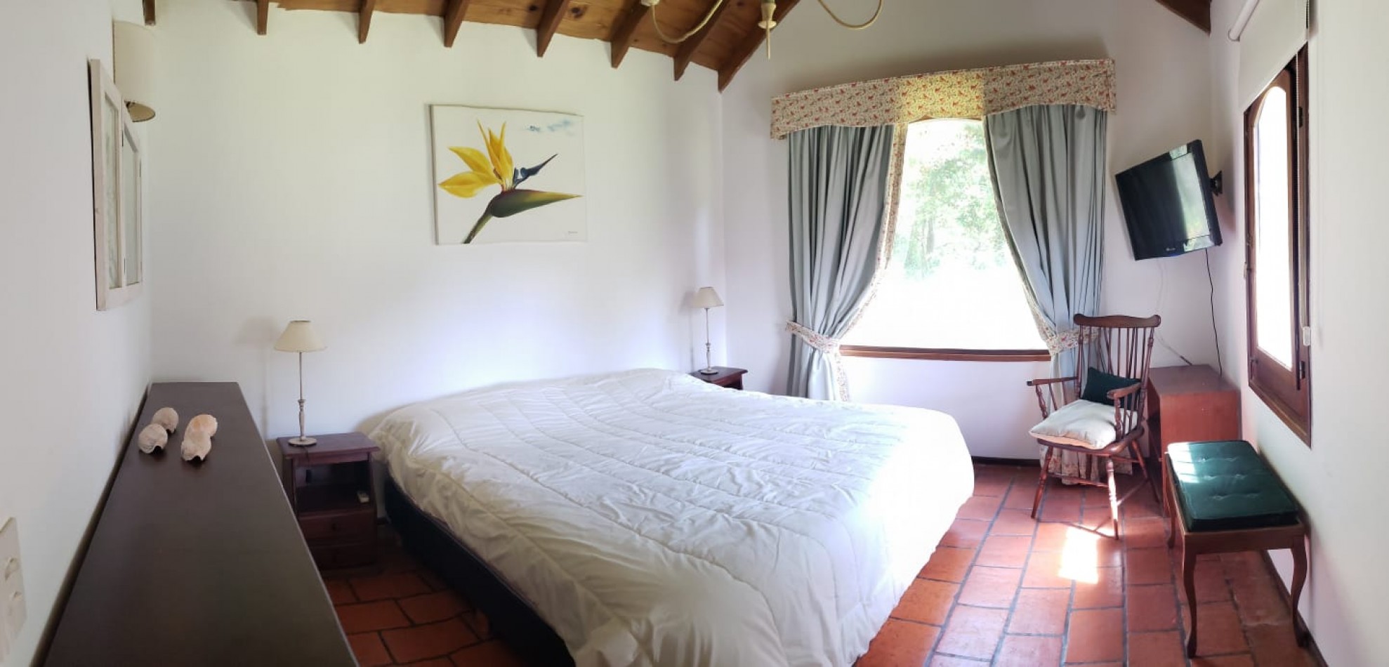 DUEÑO VENDE, CARILO,  Importante chalet,  AVEZTRUZ Y NOGAL