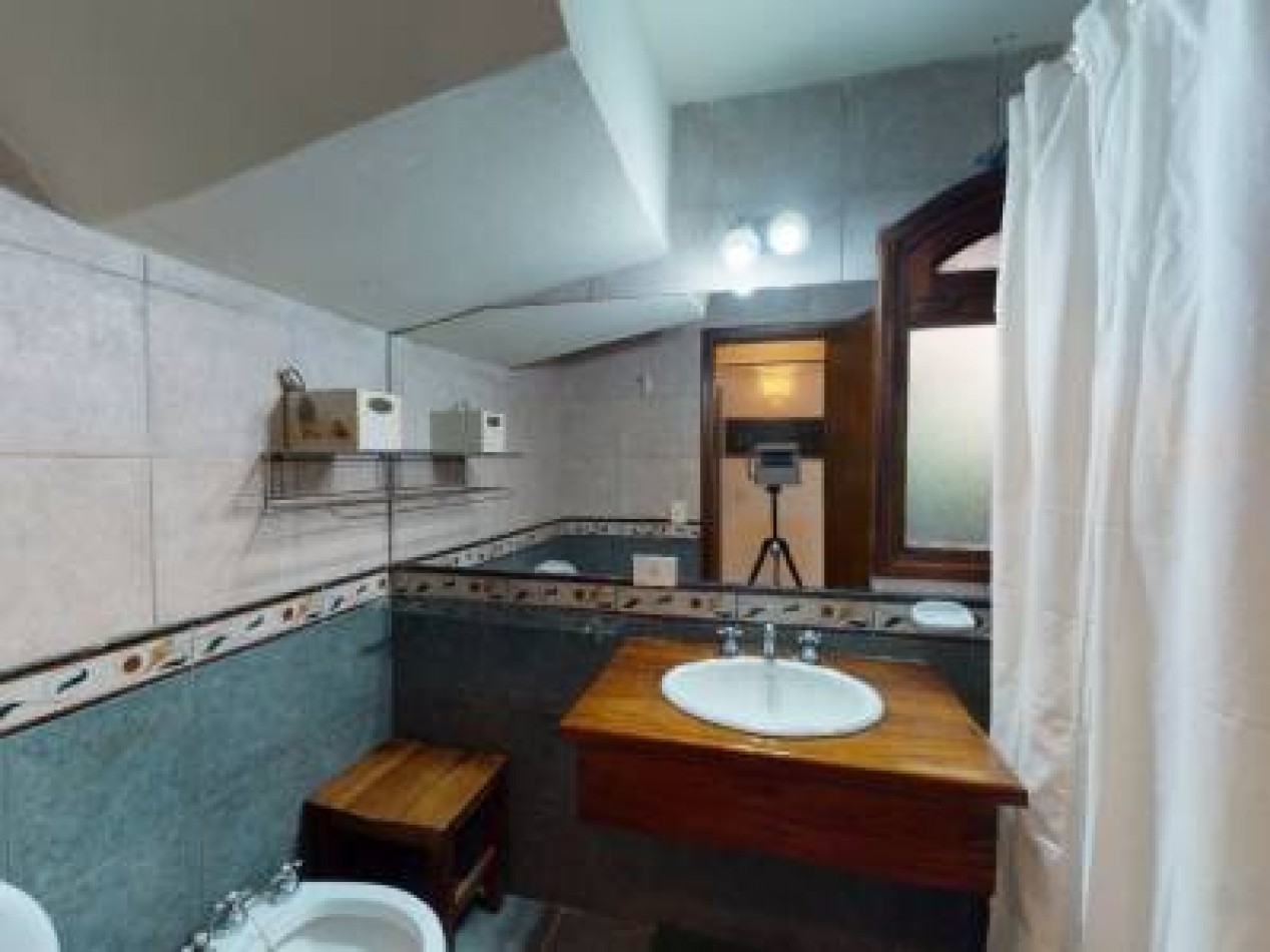 DUEÑO VENDE, CARILO,  Importante chalet,  AVEZTRUZ Y NOGAL