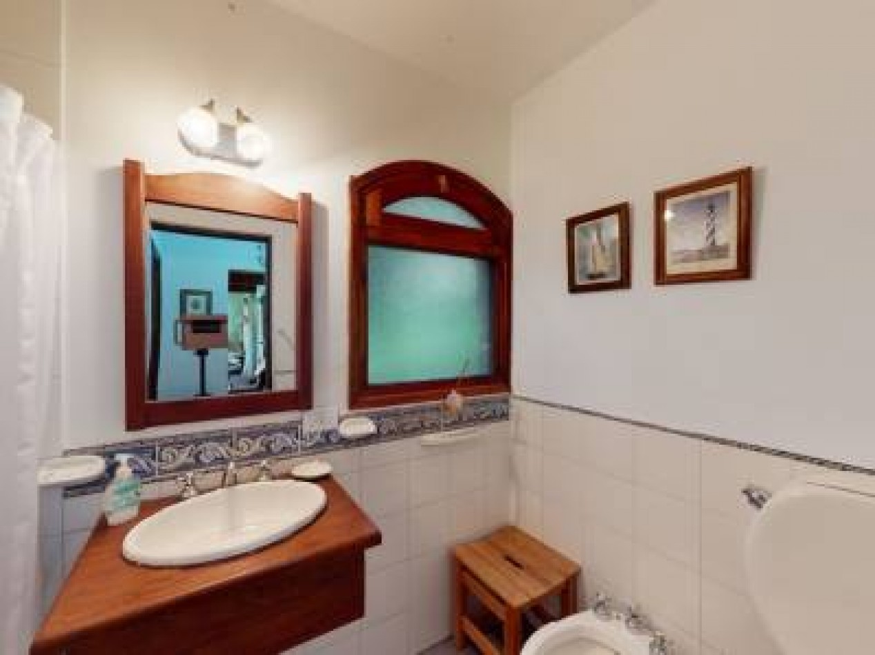 DUEÑO VENDE, CARILO,  Importante chalet,  AVEZTRUZ Y NOGAL
