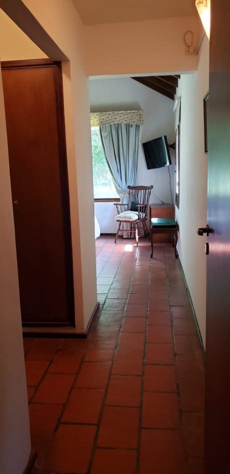 DUEÑO VENDE, CARILO,  Importante chalet,  AVEZTRUZ Y NOGAL