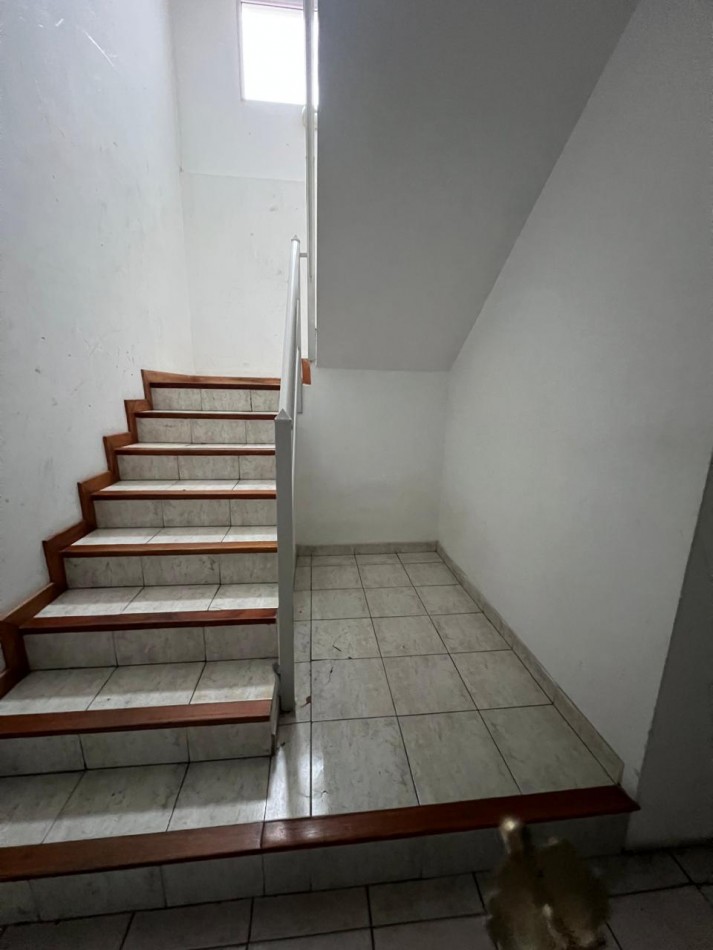 ALQUILER AMPLIO PH 2 AMBIENTES CON BALCON CAMARONES 1800 PATERNAL