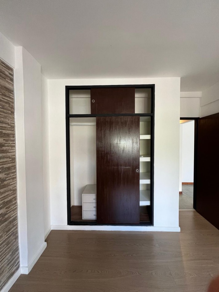 ALQUILER AMPLIO PH 2 AMBIENTES CON BALCON CAMARONES 1800 PATERNAL