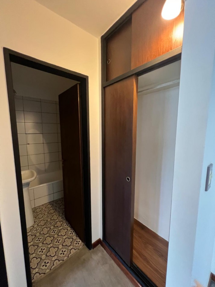 ALQUILER AMPLIO PH 2 AMBIENTES CON BALCON CAMARONES 1800 PATERNAL