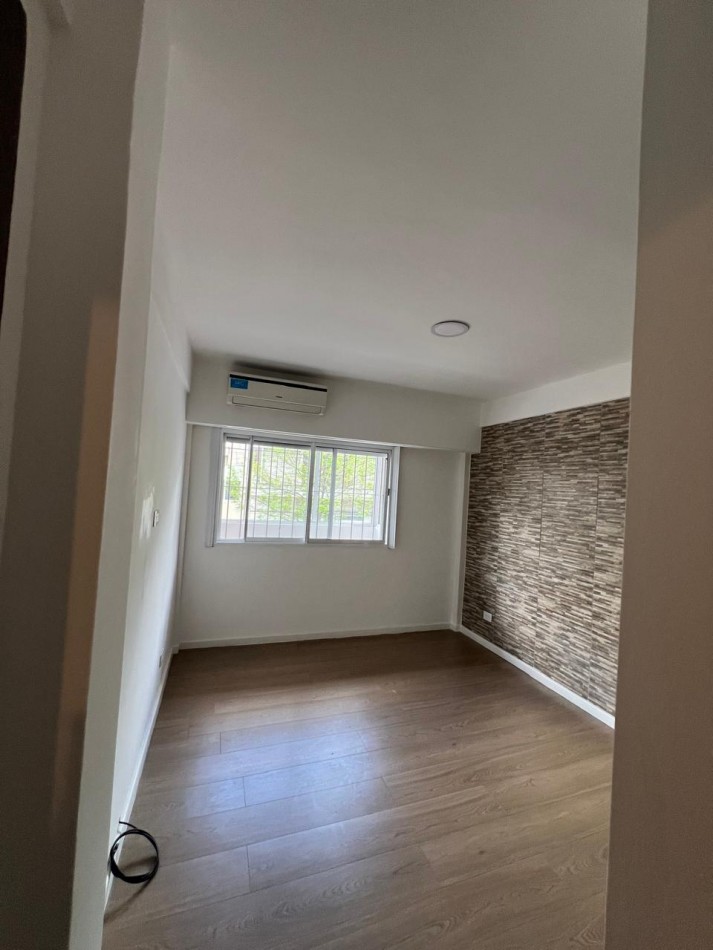 ALQUILER AMPLIO PH 2 AMBIENTES CON BALCON CAMARONES 1800 PATERNAL