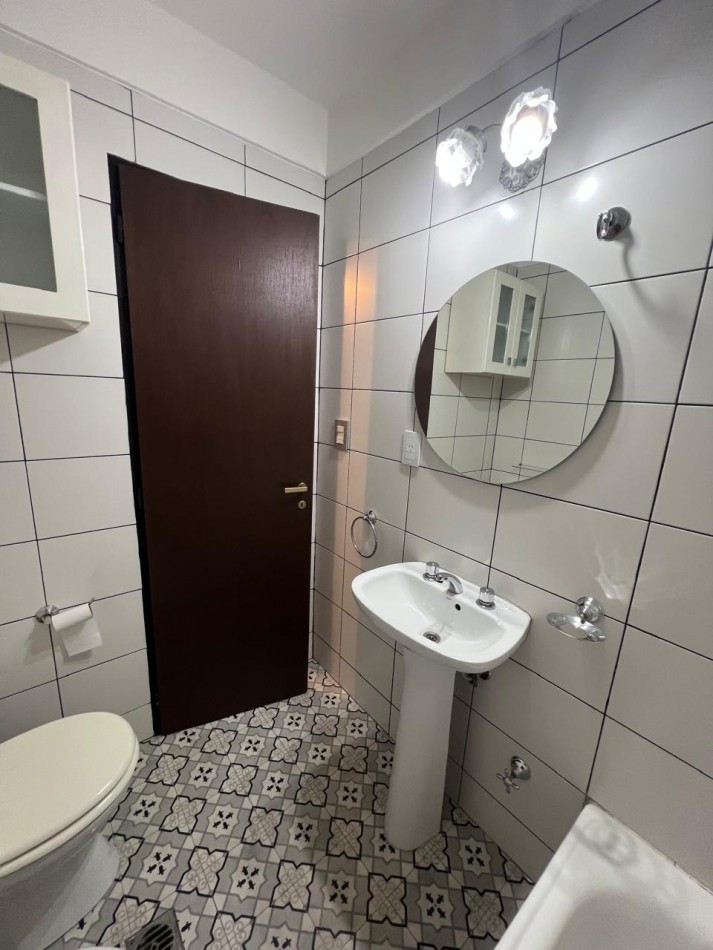 ALQUILER AMPLIO PH 2 AMBIENTES CON BALCON CAMARONES 1800 PATERNAL