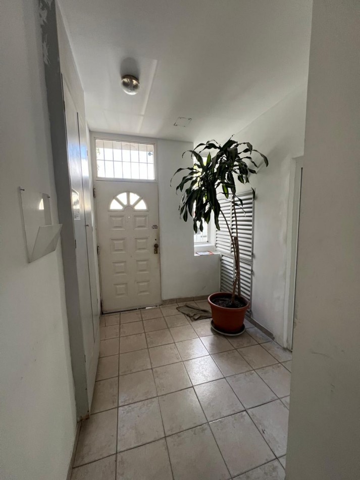 ALQUILER AMPLIO PH 2 AMBIENTES CON BALCON CAMARONES 1800 PATERNAL