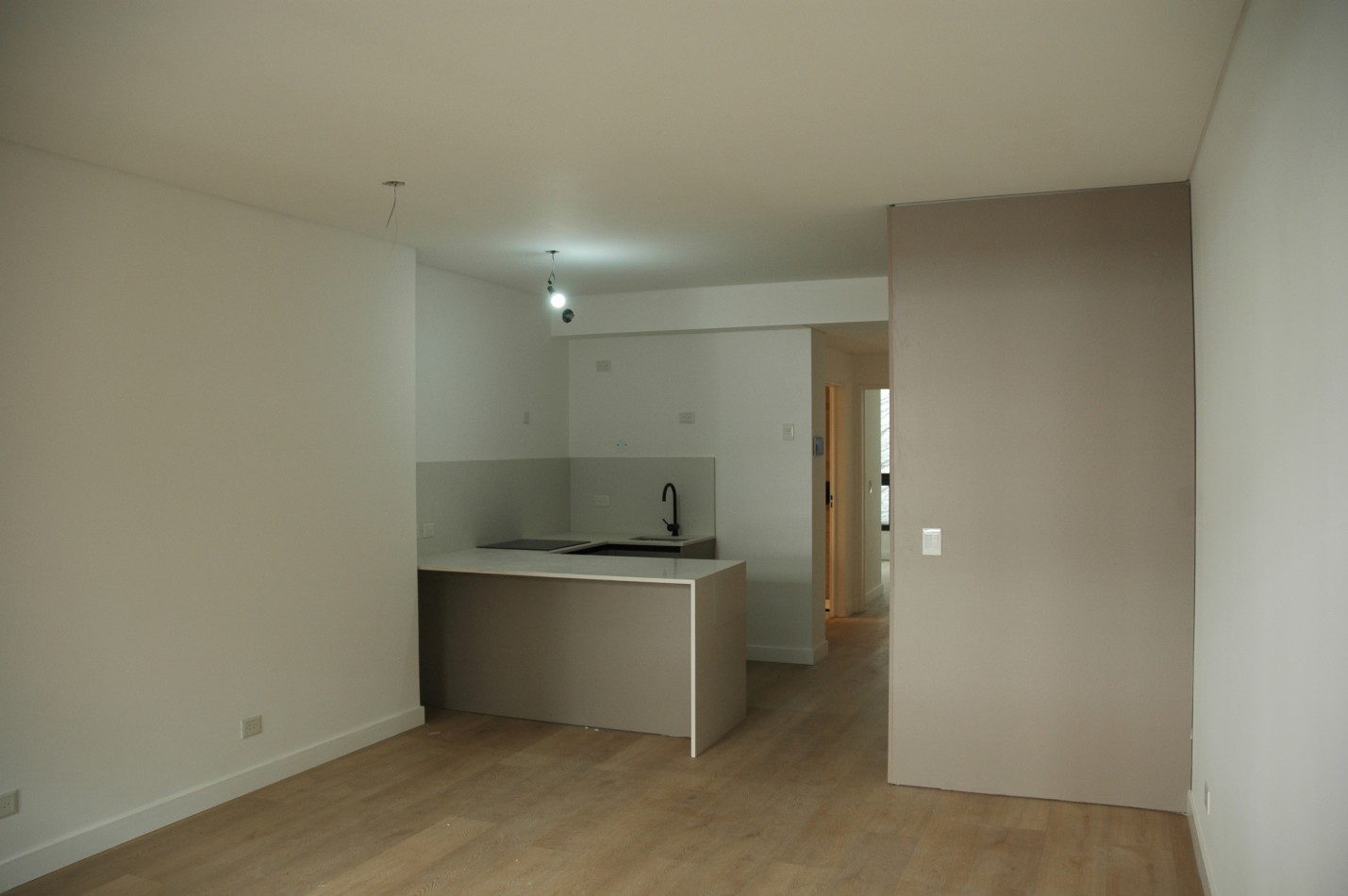 RECOLETA- EN VENTA AMPLIO DOS AMBIENTES EN ANCHORENA Y JUNCAL A ESTRENAR