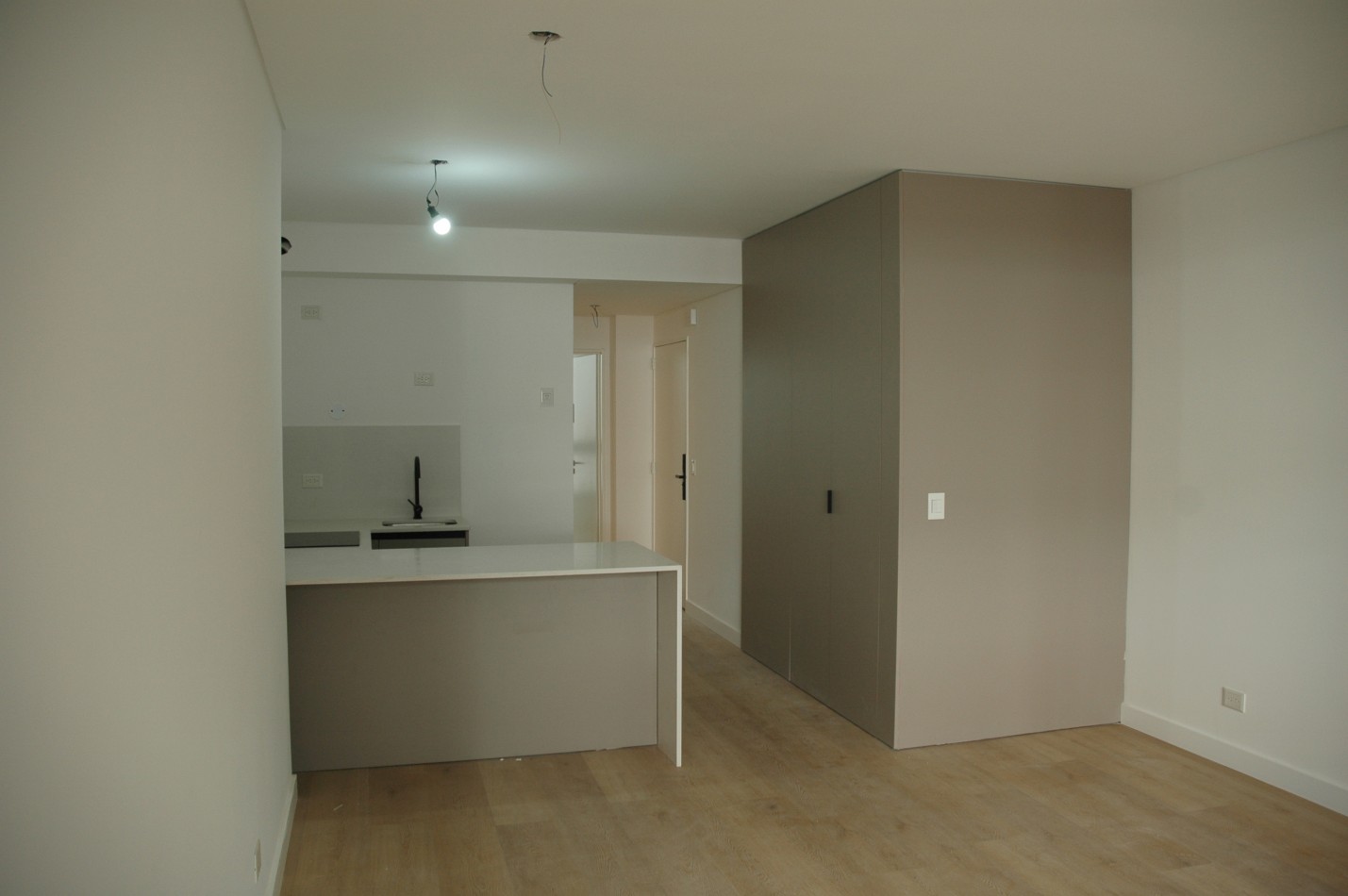 RECOLETA- EN VENTA AMPLIO DOS AMBIENTES EN ANCHORENA Y JUNCAL A ESTRENAR