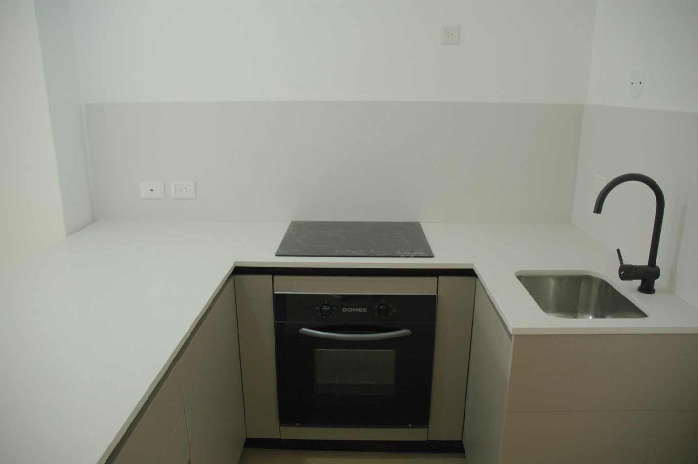 RECOLETA- EN VENTA AMPLIO DOS AMBIENTES EN ANCHORENA Y JUNCAL A ESTRENAR