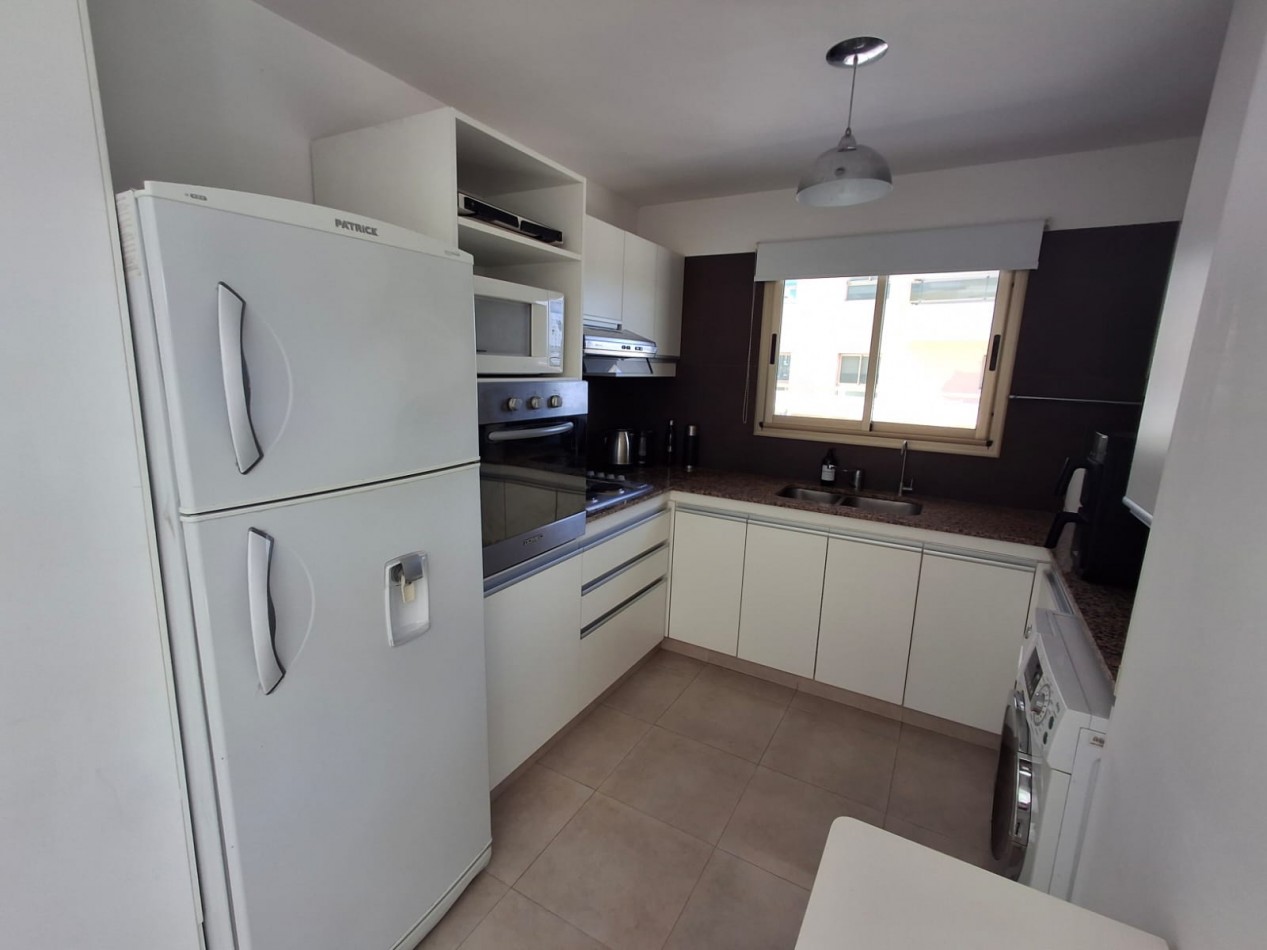PINAMAR HOLLYWOOD, DEPARTAMENTO 4 PERSONAS, AMENITIES, COCHERA, TERRAZA C/ PARRILLA PRIVADA, DIRECTO