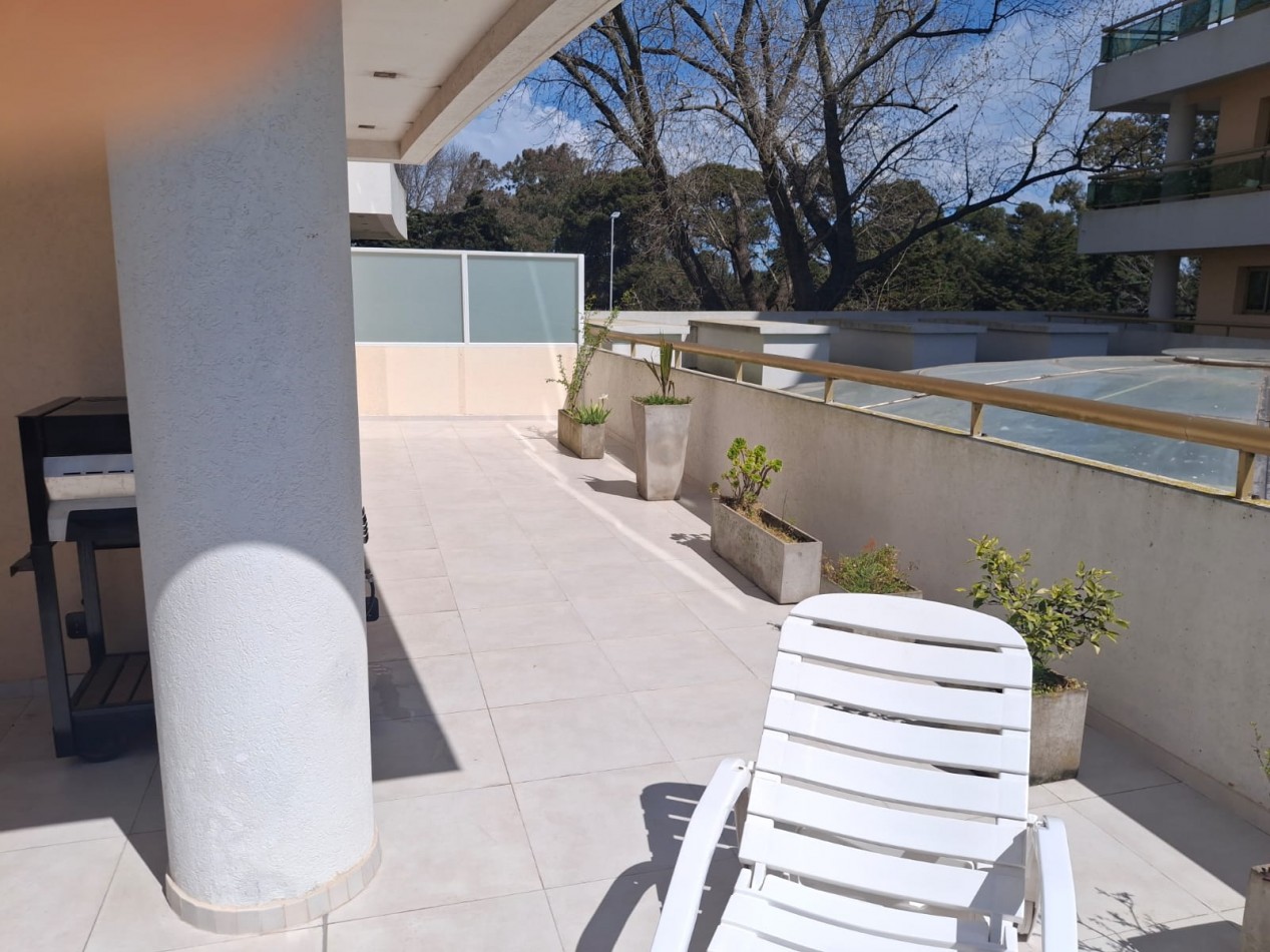 PINAMAR HOLLYWOOD, DEPARTAMENTO 4 PERSONAS, AMENITIES, COCHERA, TERRAZA C/ PARRILLA PRIVADA, DIRECTO