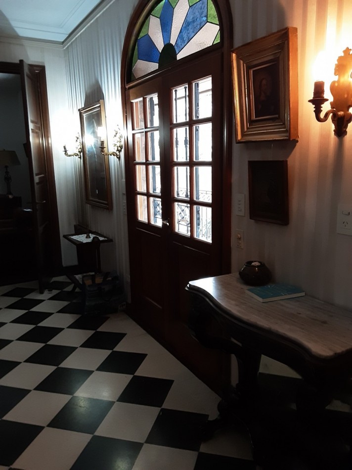 SAN ISIDRO LIBERTADOR AL RIO- CHALET EUROPEO- 6 AMBIENTES 